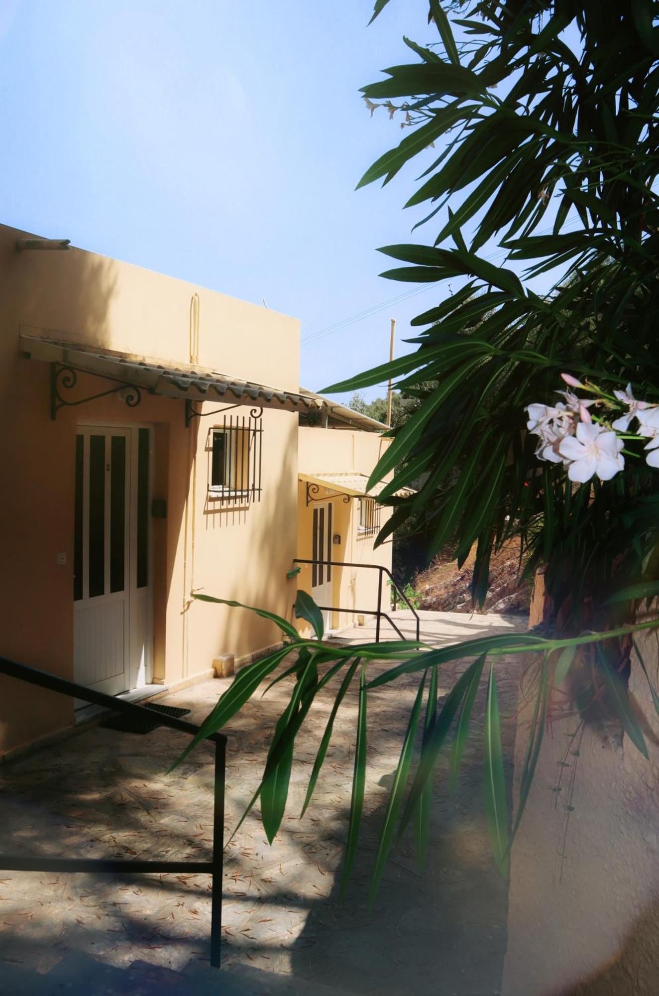 Kaminaki Seaview Apartments Katavolos Экстерьер фото